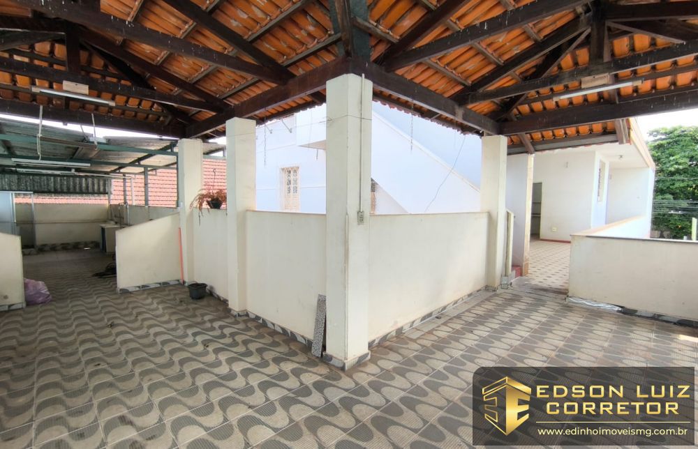 300 - Casa Comercial à venda no bairro Centro - Edinho Imóveis 12
