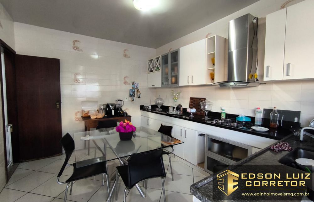 331 - Casa + Loja + Apt à venda no bairro Santo Antônio - Edinho Imóveis 3