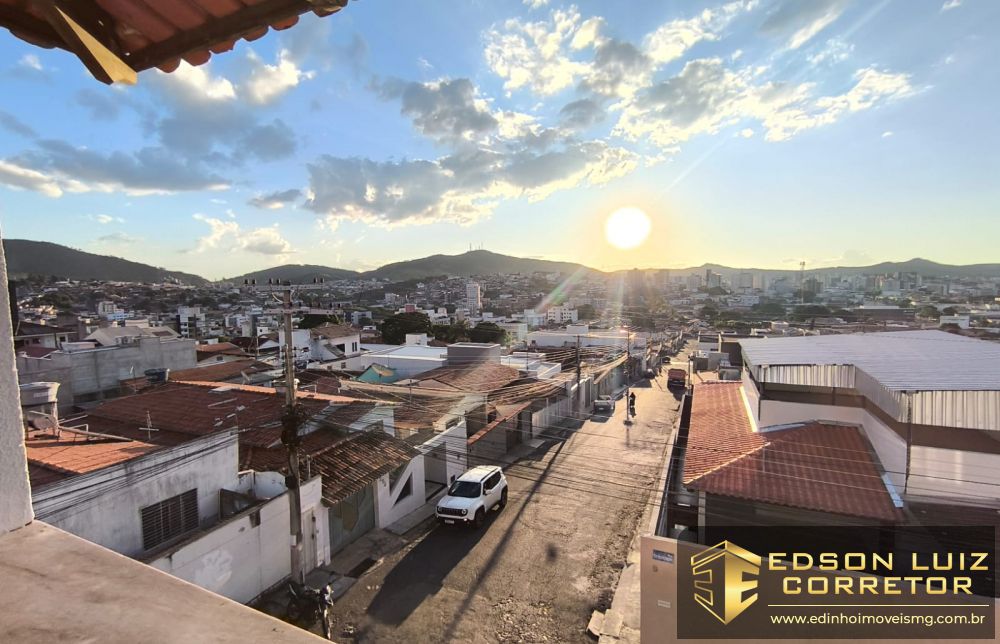 331 - Casa + Loja + Apt à venda no bairro Santo Antônio - Edinho Imóveis 18