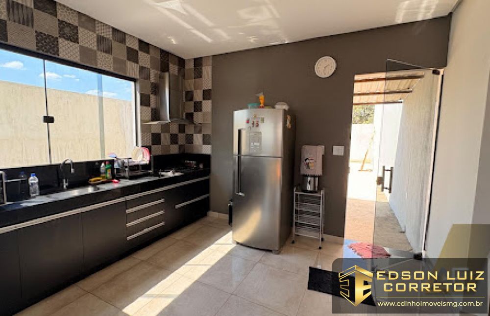 354 - Casa à venda no bairro Cores de Minas  - Edinho Imóveis 2