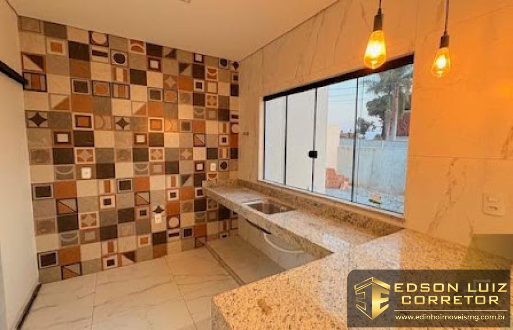 363 - Casa à venda no bairro Padre Libério - Edinho Imóveis 2