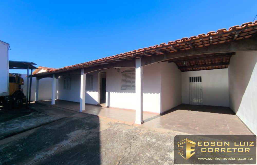 Casa À Venda no bairro Esplanada