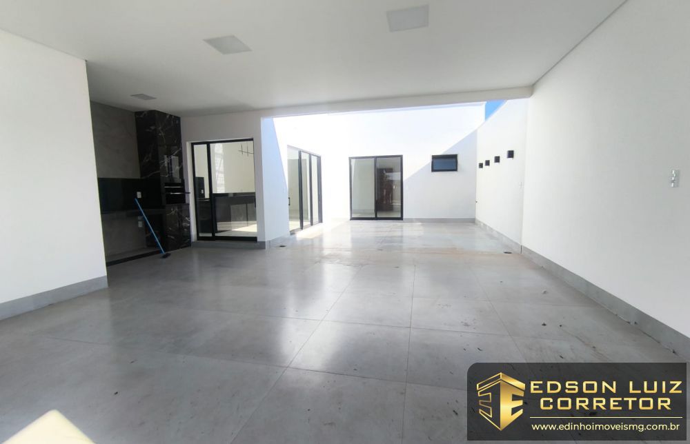 Casa À Venda no bairro Monte Verde